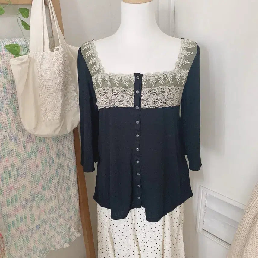 [BUNJANG] Japanese Vintage Lace Blouse (New) / 일본빈티지 레이스 블라우스 새상품 공겜여주깔