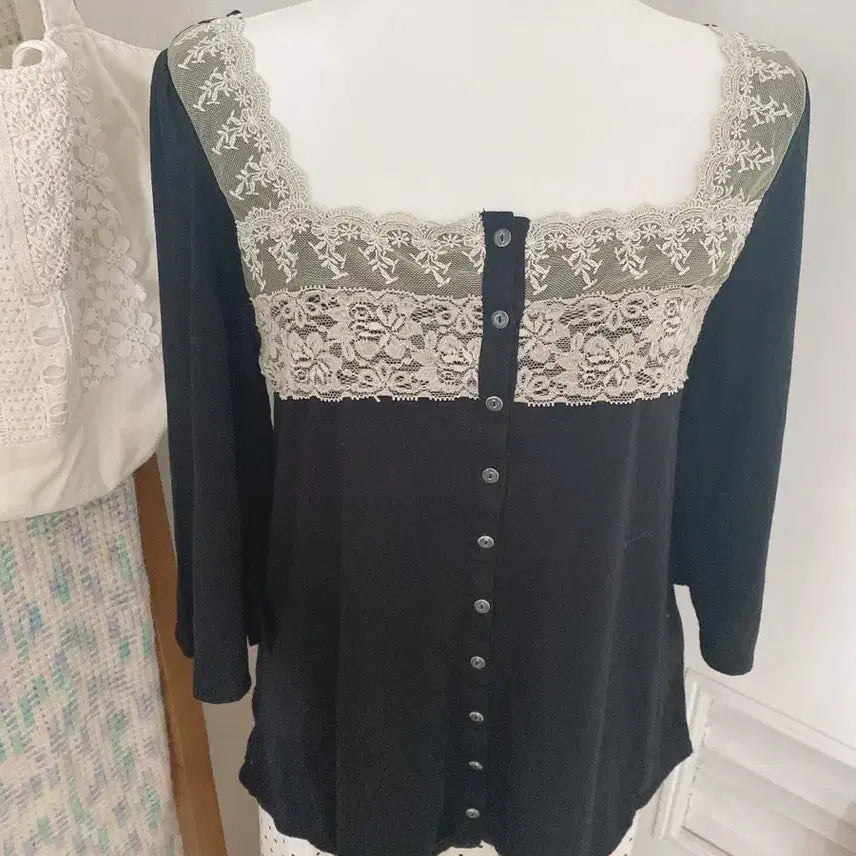 [BUNJANG] Japanese Vintage Lace Blouse (New) / 일본빈티지 레이스 블라우스 새상품 공겜여주깔