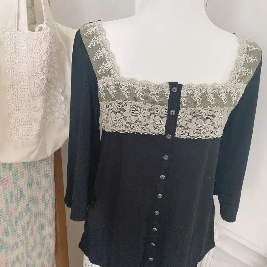[BUNJANG] Japanese Vintage Lace Blouse (New) / 일본빈티지 레이스 블라우스 새상품 공겜여주깔