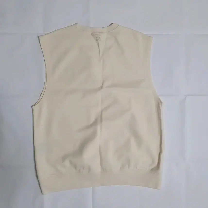 [BUNJANG] Ami Small Heart Logo Vest Ivory / 아미 스몰 하트 로고 베스트 아이보리