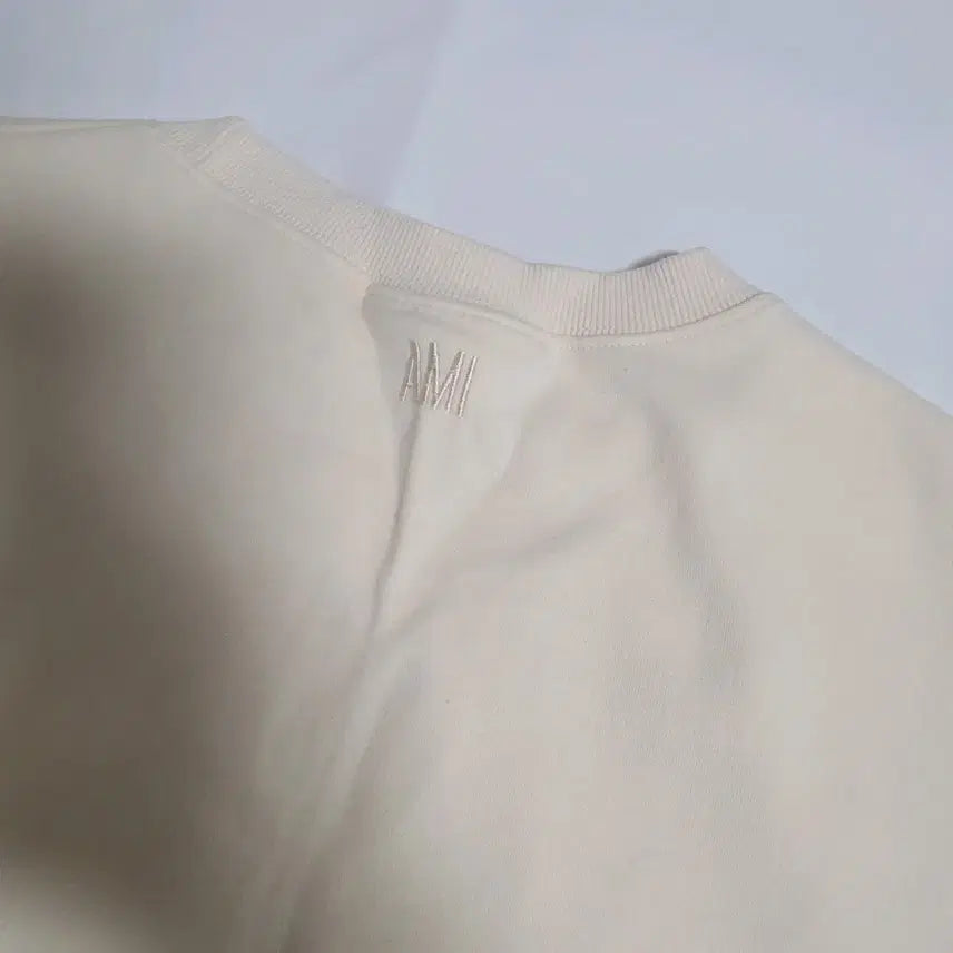 [BUNJANG] Ami Small Heart Logo Vest Ivory / 아미 스몰 하트 로고 베스트 아이보리