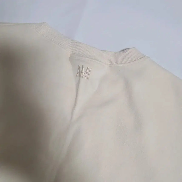 [BUNJANG] Ami Small Heart Logo Vest Ivory / 아미 스몰 하트 로고 베스트 아이보리