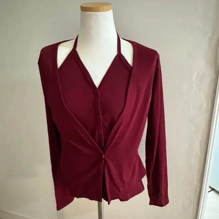 [BUNJANG] Burgundy Halter Top &amp; Cardigan Set (Attached) / 버건디 홀터나시 + 가디건 세트 (일체형)새상품