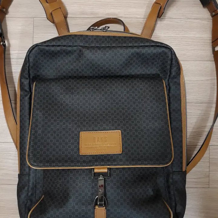 [BUNJANG] DAKS Leather Backpack / 닥스 백팩 DAKS 가방