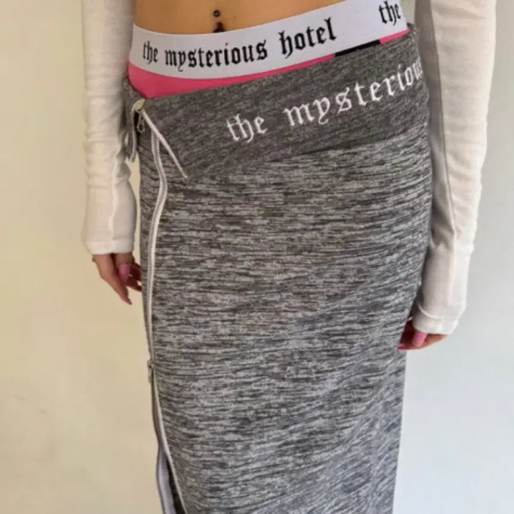 [BUNJANG] The Mysterious Hotel Grey Long Skirt / 더미스테리어스호텔 집업 롱 스커트