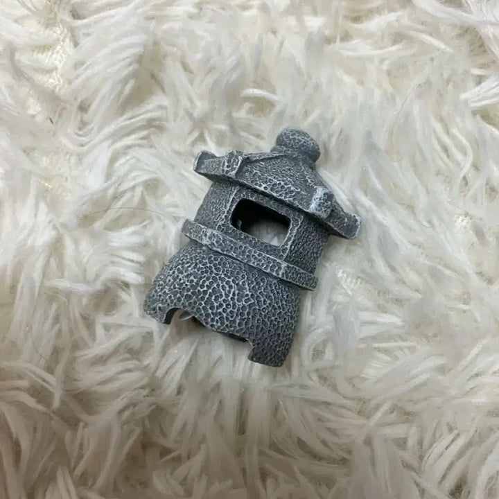 [BUNJANG] Illuminating Stone Lantern Gacha Miniature - New / 불이 켜지는 석등 가챠 새상품