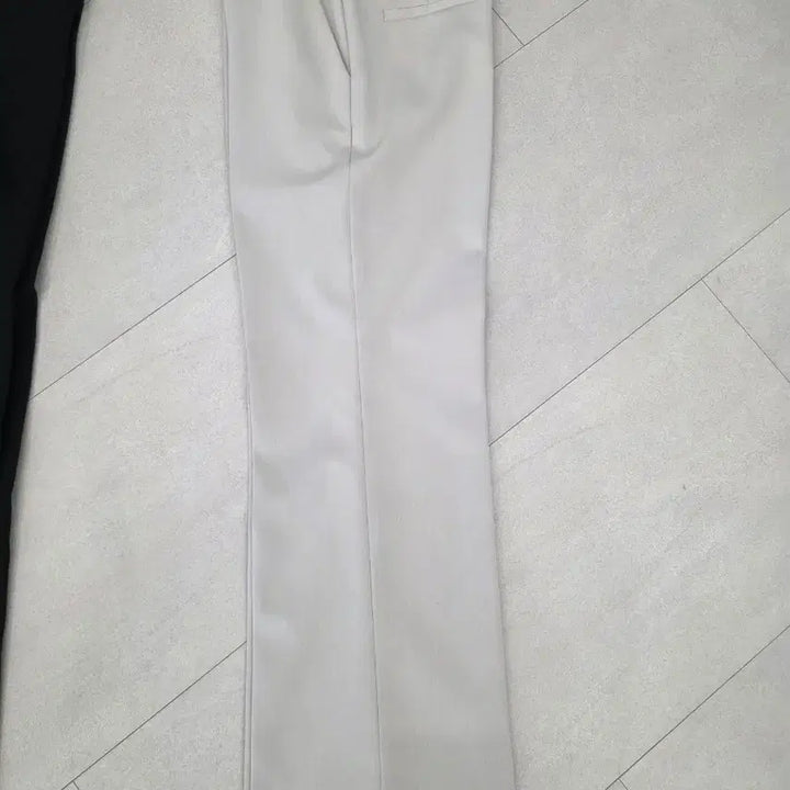 [BUNJANG] 르 Straight Slacks (Light Grey) - Size S / 르(le) straight slacks (light grey), S