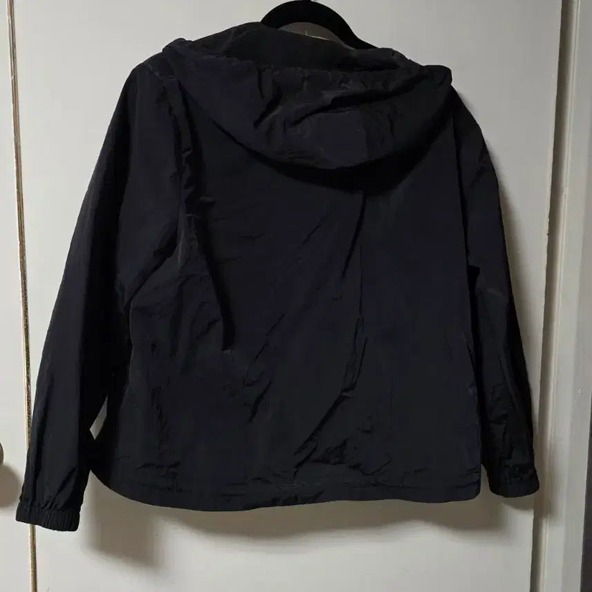 [BUNJANG] SeleShop Black Hooded Windbreaker Jacket (Free Size) / 셀레샵. 블랙 후드 바람막이 ㅡ프리