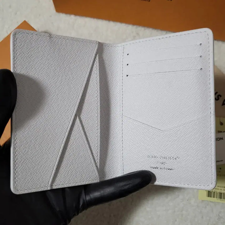 [BUNJANG] Louis Vuitton Ski Organizer Card Holder White / [26년구매/한정판] 루이비통 스키 오거나이저 카드지갑 화이트