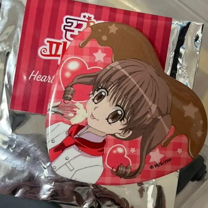 [BUNJANG] Dream Baker Pop-Up Strawberry Heart Badge / 꿈빛파티시엘 팝업 감딸기 하트 캔뱃지