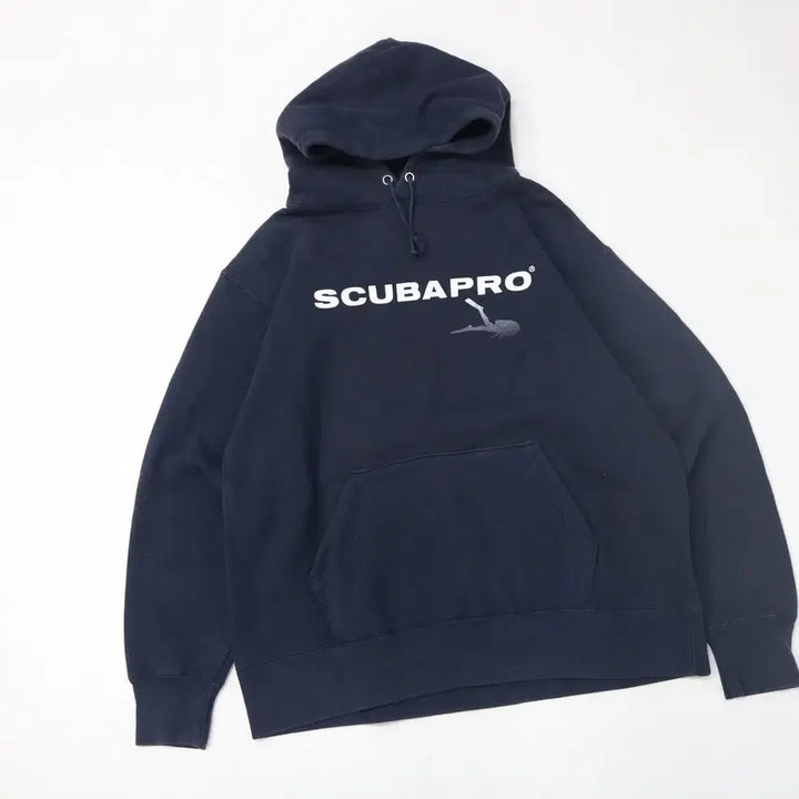 [BUNJANG] SCUBAPRO Vintage Diver Logo Navy Hoodie (M) / SCUBAPRO 스쿠바프로 빈티지 다이버 로고 네이비 후드 (M)