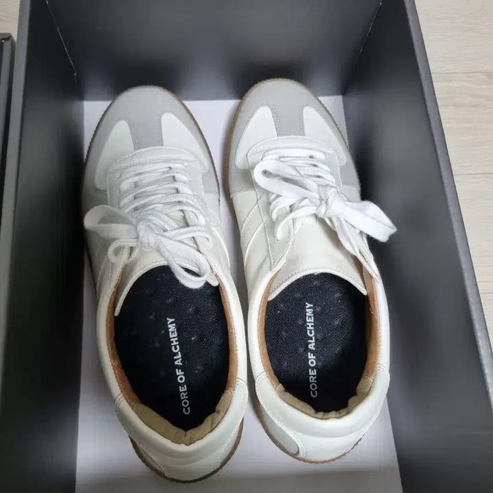 [SOLD OUT] 코어오브알케미 스탠다드 독일군 all white 5.5cm 키높이 스니커