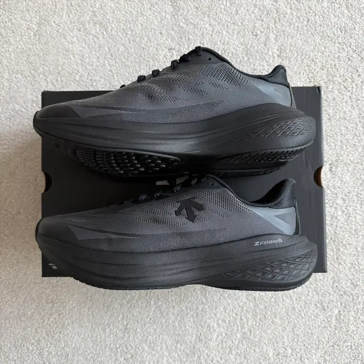 [BUNJANG] Descente EnerZITE Super V5 Running Shoes / 데상트 에너자이트 슈퍼 V5 러닝화 275