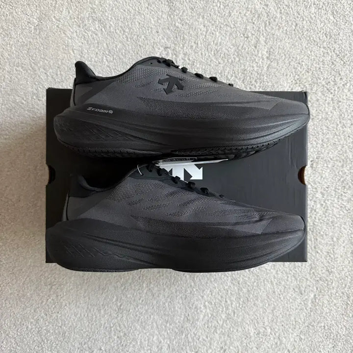 [BUNJANG] Descente EnerZITE Super V5 Running Shoes / 데상트 에너자이트 슈퍼 V5 러닝화 275