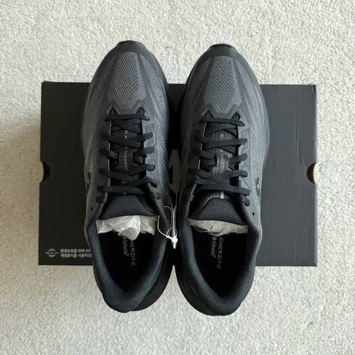 [BUNJANG] Descente EnerZITE Super V5 Running Shoes / 데상트 에너자이트 슈퍼 V5 러닝화 275