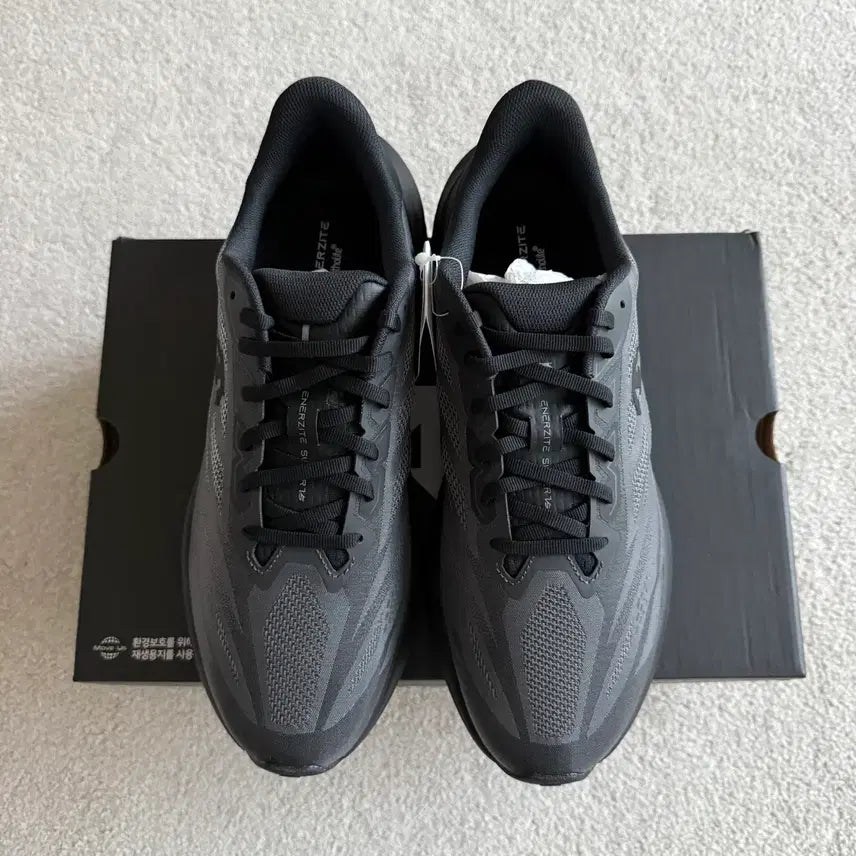 [BUNJANG] Descente EnerZITE Super V5 Running Shoes / 데상트 에너자이트 슈퍼 V5 러닝화 275