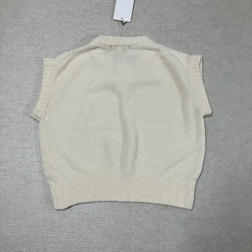 [SOLD OUT] Le17 르셉템버 니트 베스트 (새상품)