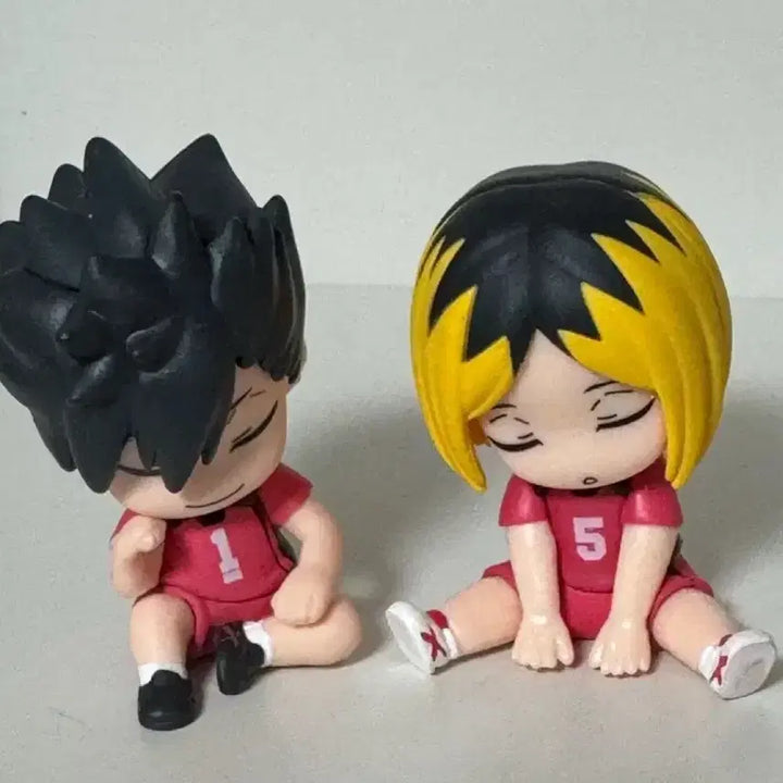 [BUNJANG] Haikyu Kenma and Kuroo Shoulder-Hugging Figures Bundle Set / 하이큐 켄마 쿠로 어깨쿵 (일괄)