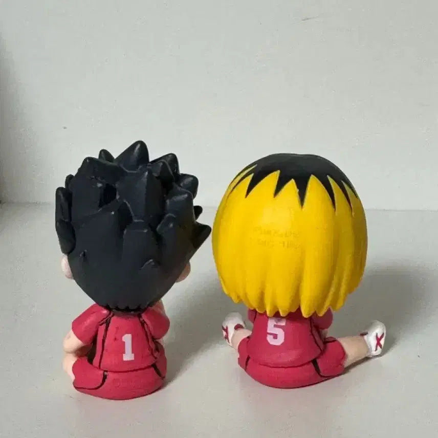 [BUNJANG] Haikyu Kenma and Kuroo Shoulder-Hugging Figures Bundle Set / 하이큐 켄마 쿠로 어깨쿵 (일괄)