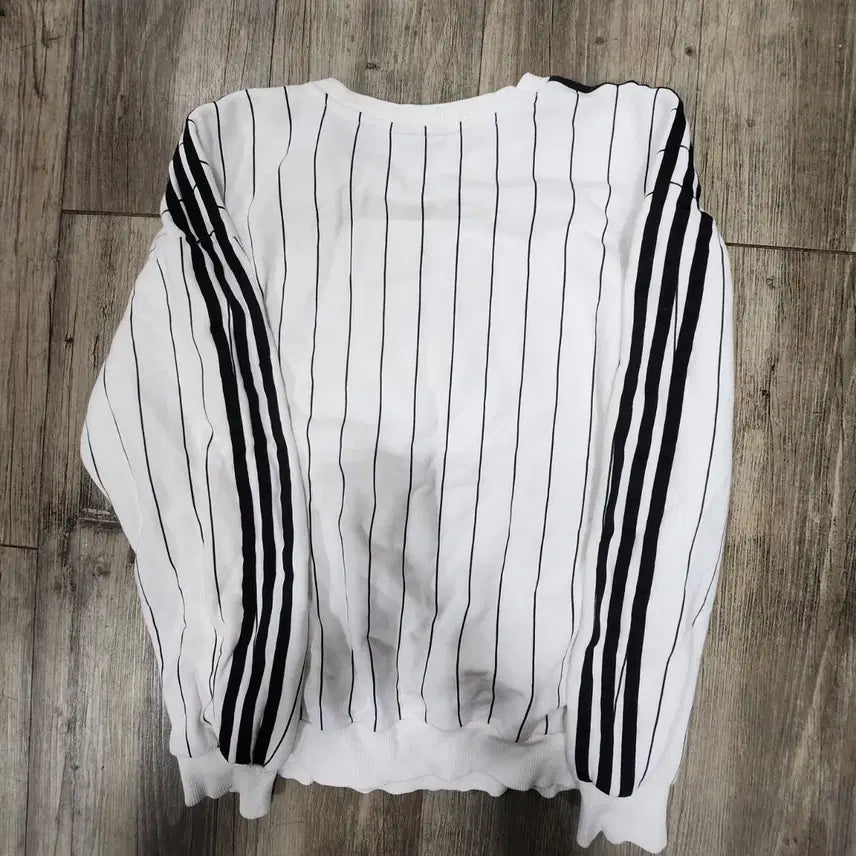 [BUNJANG] Adidas Three-Stripes Sweatshirt White / 아디다스 삼선 스트라이프 맨투맨 화이트