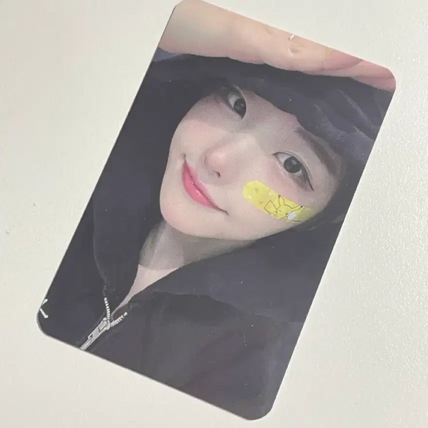 [BUNJANG] QWER Hina POB Photocard / QWER 히나 미공포 케이팝스토어 미공포