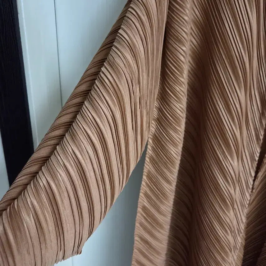 [BUNJANG] Yoice Brown Pleated Long Cardigan / 요이츠 모임룩 브라운 플리츠 롱 가디건