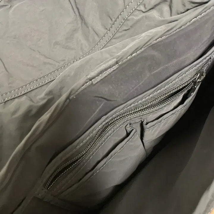 [BUNJANG] MAJI UNTITLED S. Runners Bag Charcoal Gray / [마지언타이틀 S.러너스백 / 차콜그레이]