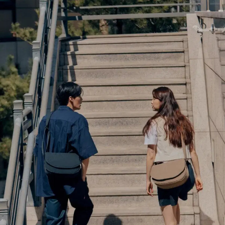 [BUNJANG] MAJI UNTITLED S. Runners Bag Charcoal Gray / [마지언타이틀 S.러너스백 / 차콜그레이]
