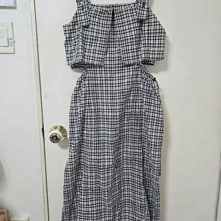 [BUNJANG] Cutout Long Checkered Dress / 체크 컷아웃 롱 원피스