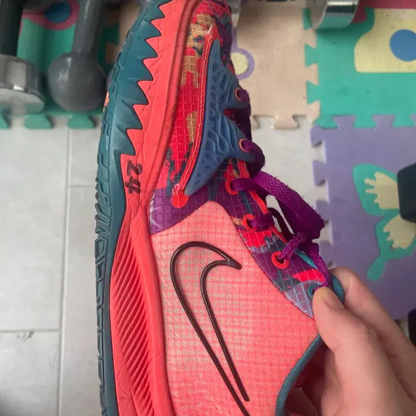 [BUNJANG] Kylie Low 4 Sneakers / 카이리 로우 4 285