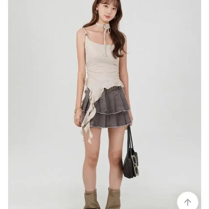 [BUNJANG] Flower Ruffle Sleeveless Top - Ivory / 에이블리 반셀-플라워 러플 나시 슬리브리스 탑 아이보리