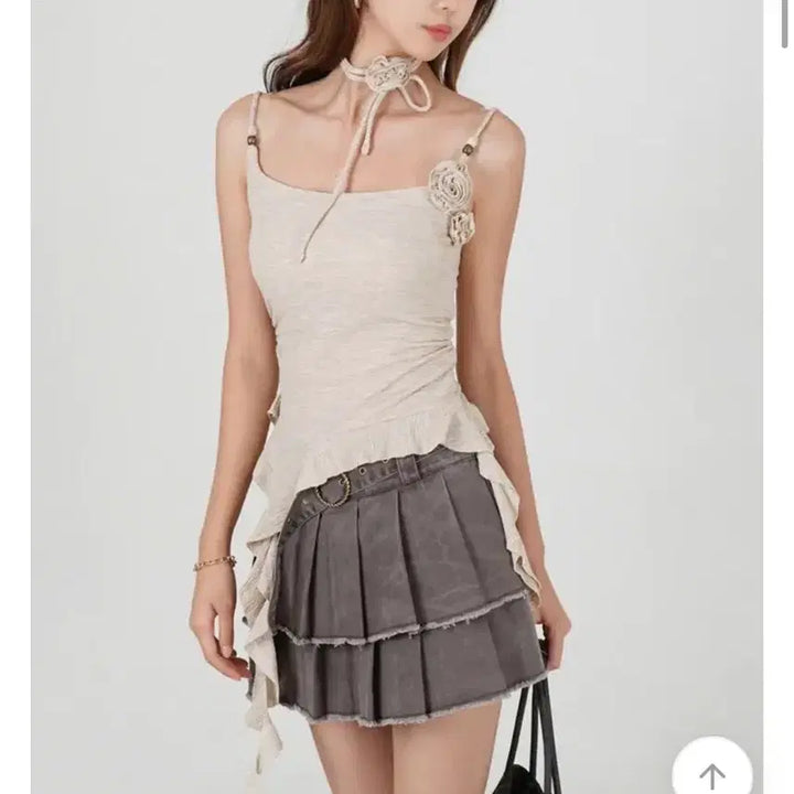 [BUNJANG] Flower Ruffle Sleeveless Top - Ivory / 에이블리 반셀-플라워 러플 나시 슬리브리스 탑 아이보리