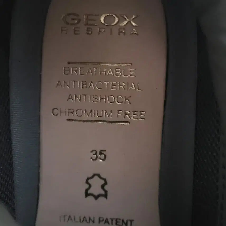 [BUNJANG] GEOX Velcro Black Sneakers / GEOX 제옥스 벨크로 블랙 스니커즈35