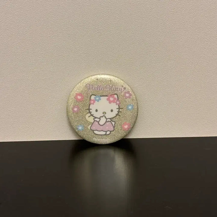 [BUNJANG] Sanrio Hello Kitty Glitter Trading Can Badge / 산리오 헬로키티 트레이딩 글리터 캔뱃지