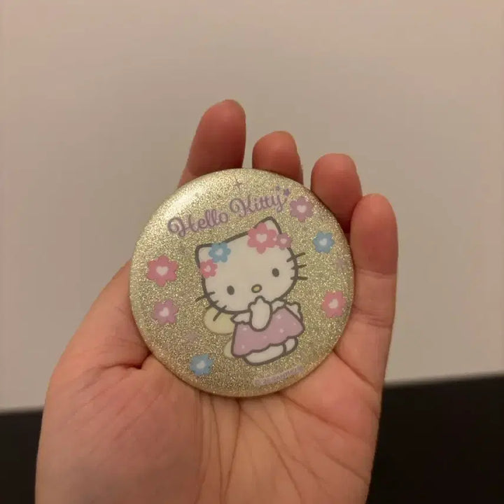 [BUNJANG] Sanrio Hello Kitty Glitter Trading Can Badge / 산리오 헬로키티 트레이딩 글리터 캔뱃지