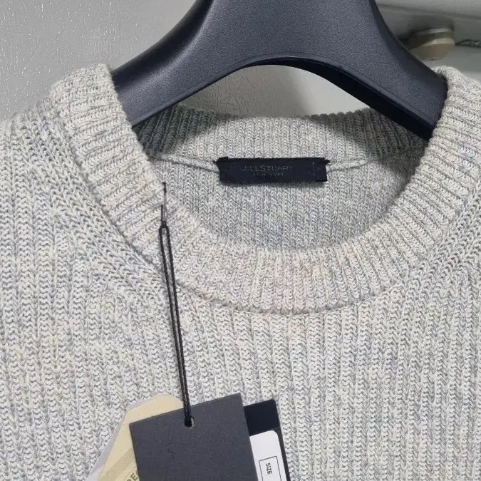 [BUNJANG] JILLSTUART NEW YORK Drop Shoulder Two-Tone Round Neck Knit Sweater / 질스튜어트뉴욕/ 드롭숄더 투톤 라운드넥 니트/ S size