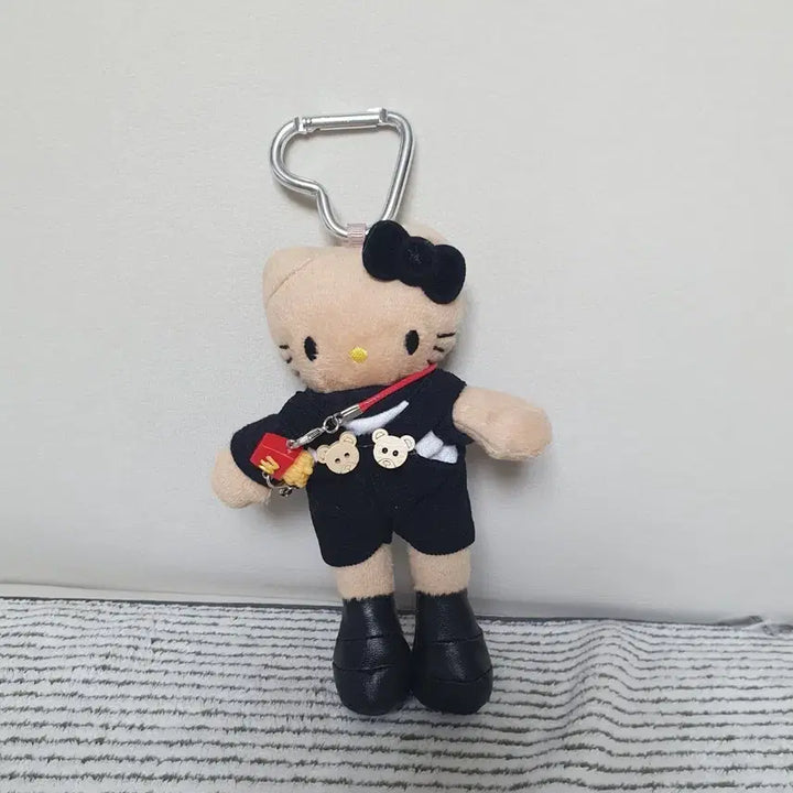 [BUNJANG] Hello Kitty Black Uniform Keyring / 헬로키티 인형 키링 블랙 유니폼