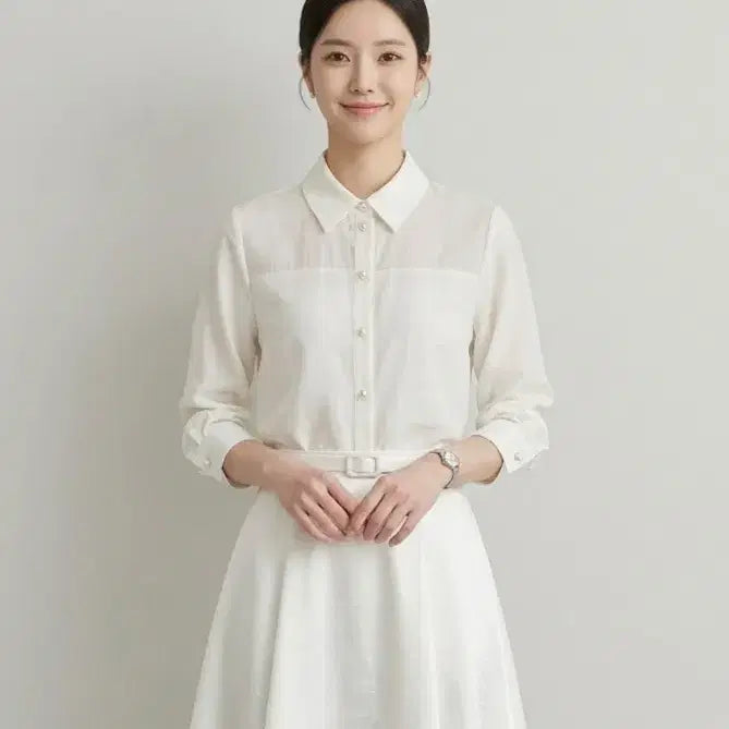 [BUNJANG] The Izzat Collection Pearl Button Blouse / (미착용) 더아이잗컬렉션 진주 버튼 블라우스 55