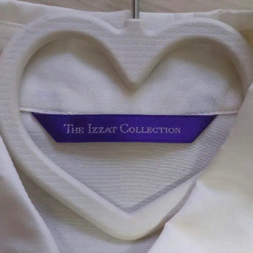 [BUNJANG] The Izzat Collection Pearl Button Blouse / (미착용) 더아이잗컬렉션 진주 버튼 블라우스 55