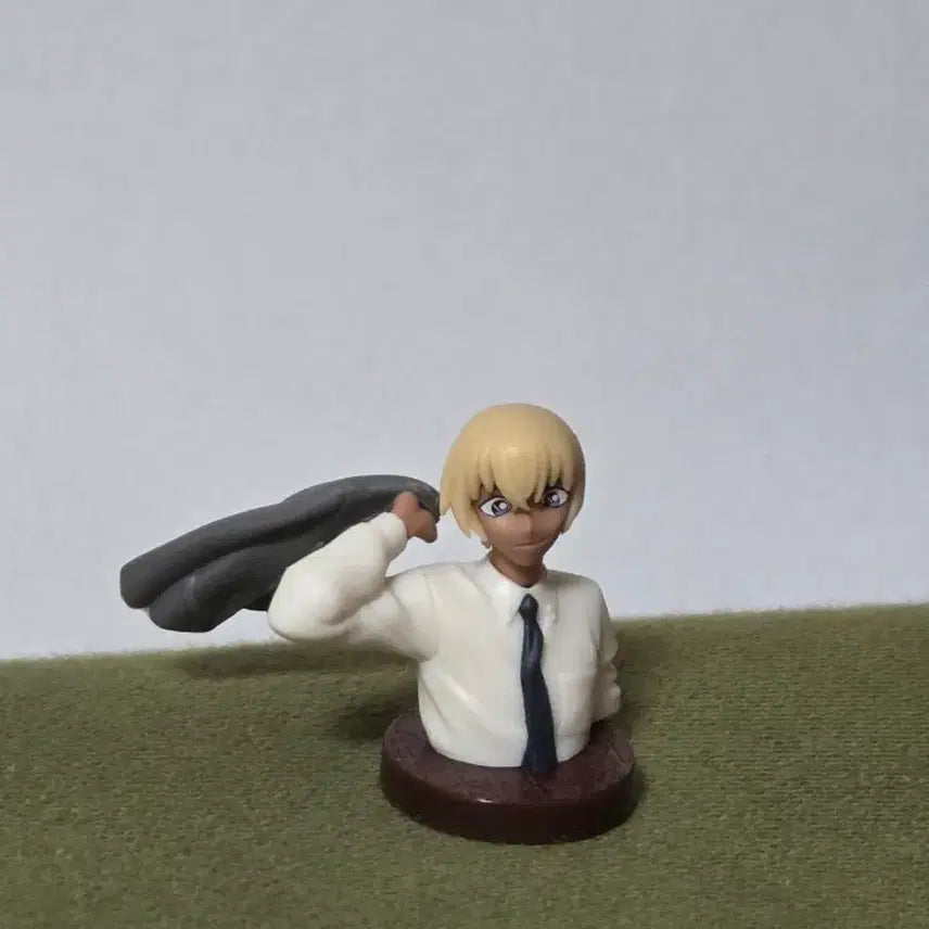 [BUNJANG] Detective Conan Amuro Tooru Figure / 명탐정코난 아무로 토오루 안기준 초코에그 가챠
