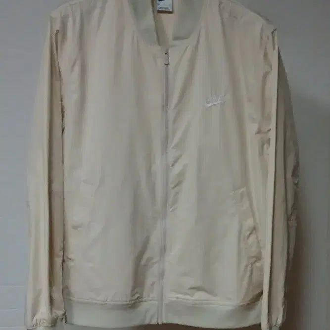 [SOLD OUT] 나이키 아이보리 봄버 자켓 남110