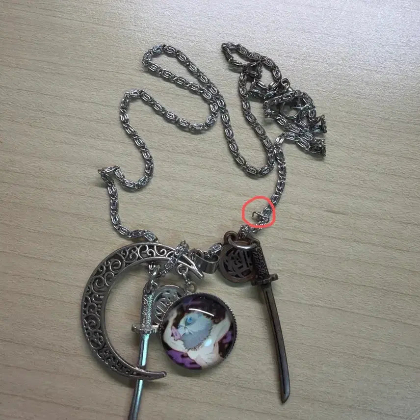 [BUNJANG] Demon Slayer Inosuke Necklace / 귀칼 이노스케 목걸이