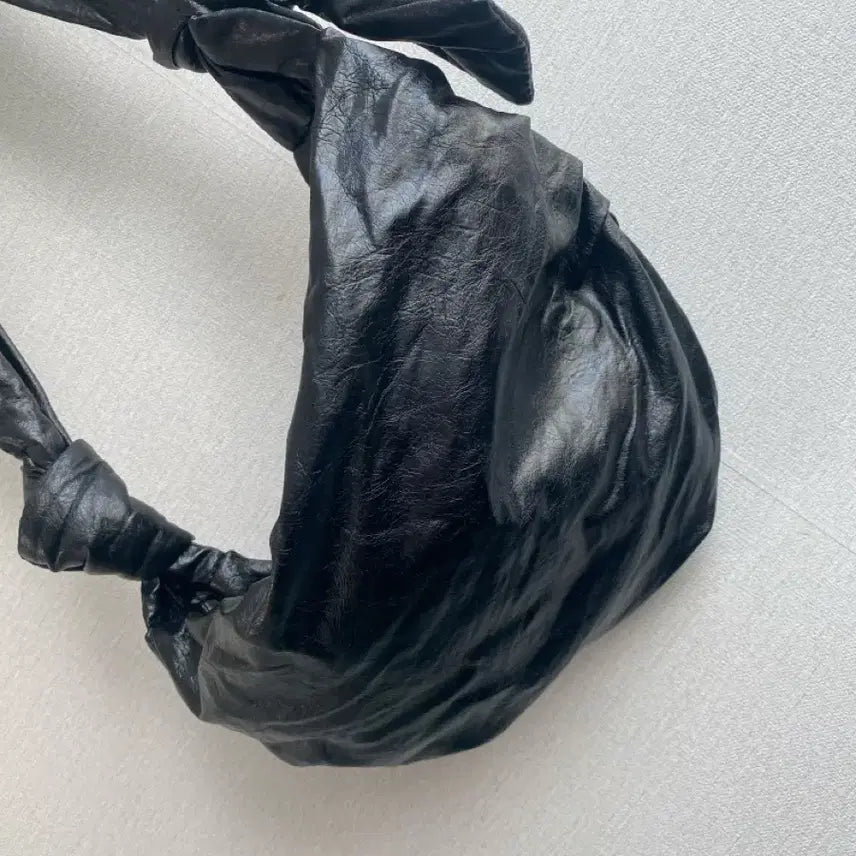 [BUNJANG] CDSD Shoulder Bag / CDSD 덤플핑 숄더백