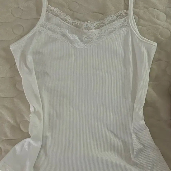 [BUNJANG] White Lace Tank Top / 레이스 나시 새상품