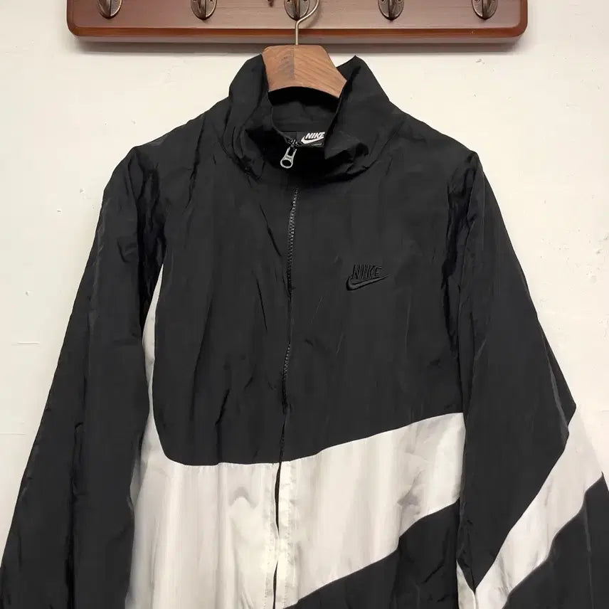 [BUNJANG] Nike Big Swoosh Nylon Black Jacket (Men&