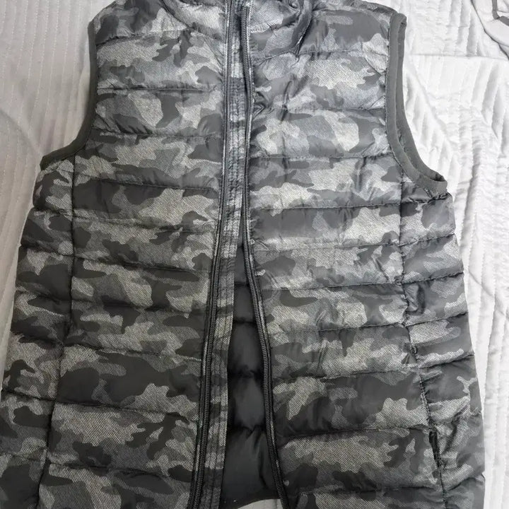 [BUNJANG] Indigo Camo Pattern Padded Vest Gray (140 Size) / 카모 패턴 패딩 조끼 그레이