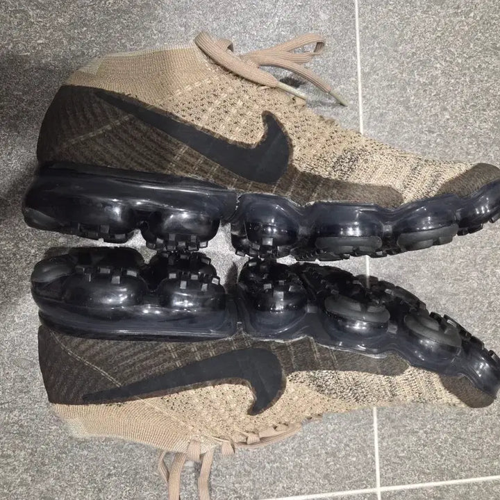 [BUNJANG] Nike VaporMax Flyknit Khaki Sneakers / 260)) 나이키 베이퍼맥스 플라이니트 카키