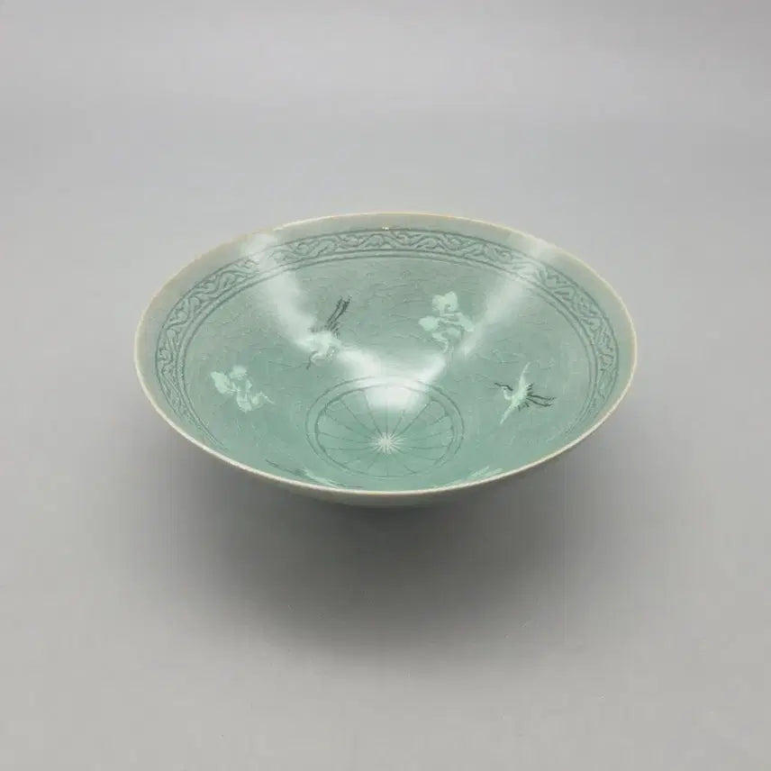 [BUNJANG] Gicheon Park Sae-ki Celadon Inlaid Crane and Cloud Pattern Tea Bowl / 도자기 인간국보 기천 박세기 청자 상감 운학문 다완