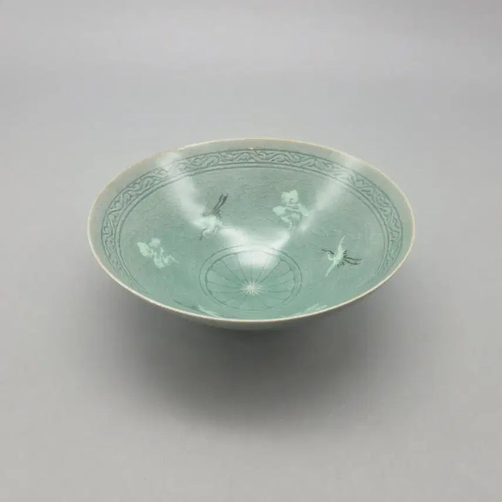 [BUNJANG] Gicheon Park Sae-ki Celadon Inlaid Crane and Cloud Pattern Tea Bowl / 도자기 인간국보 기천 박세기 청자 상감 운학문 다완