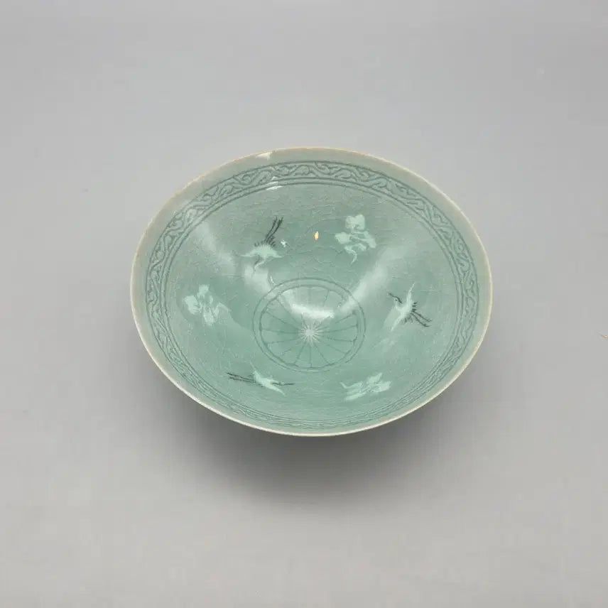 [BUNJANG] Gicheon Park Sae-ki Celadon Inlaid Crane and Cloud Pattern Tea Bowl / 도자기 인간국보 기천 박세기 청자 상감 운학문 다완